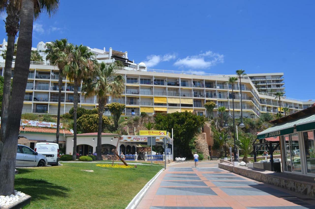 Sea Front With Spacious Balcony Santa Clara Apartment